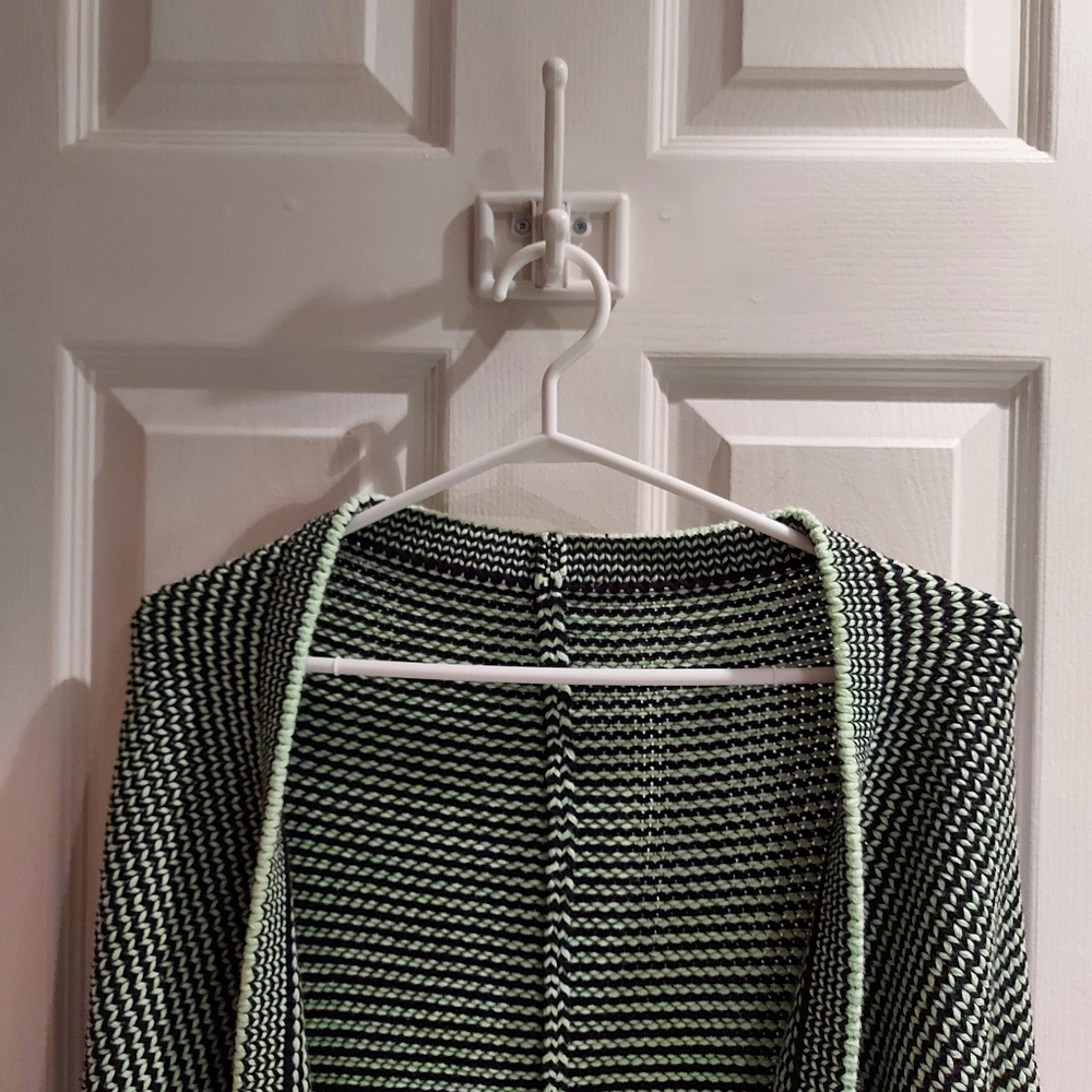 Dear Cashmere | Poncho - Picture 2 of 14